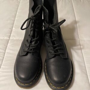 Dr. Martens Combat Boots - Pascal Black Leather - Size 8  Like New!
